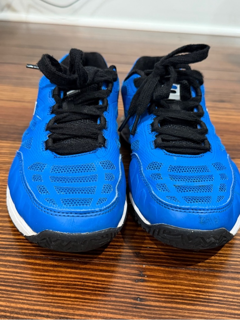 FILA boys Blue and Black Court shoes - size 5 - Picture 3 of 4